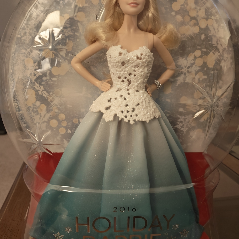 Mattel 2016 Holiday Barbie Collector Edition